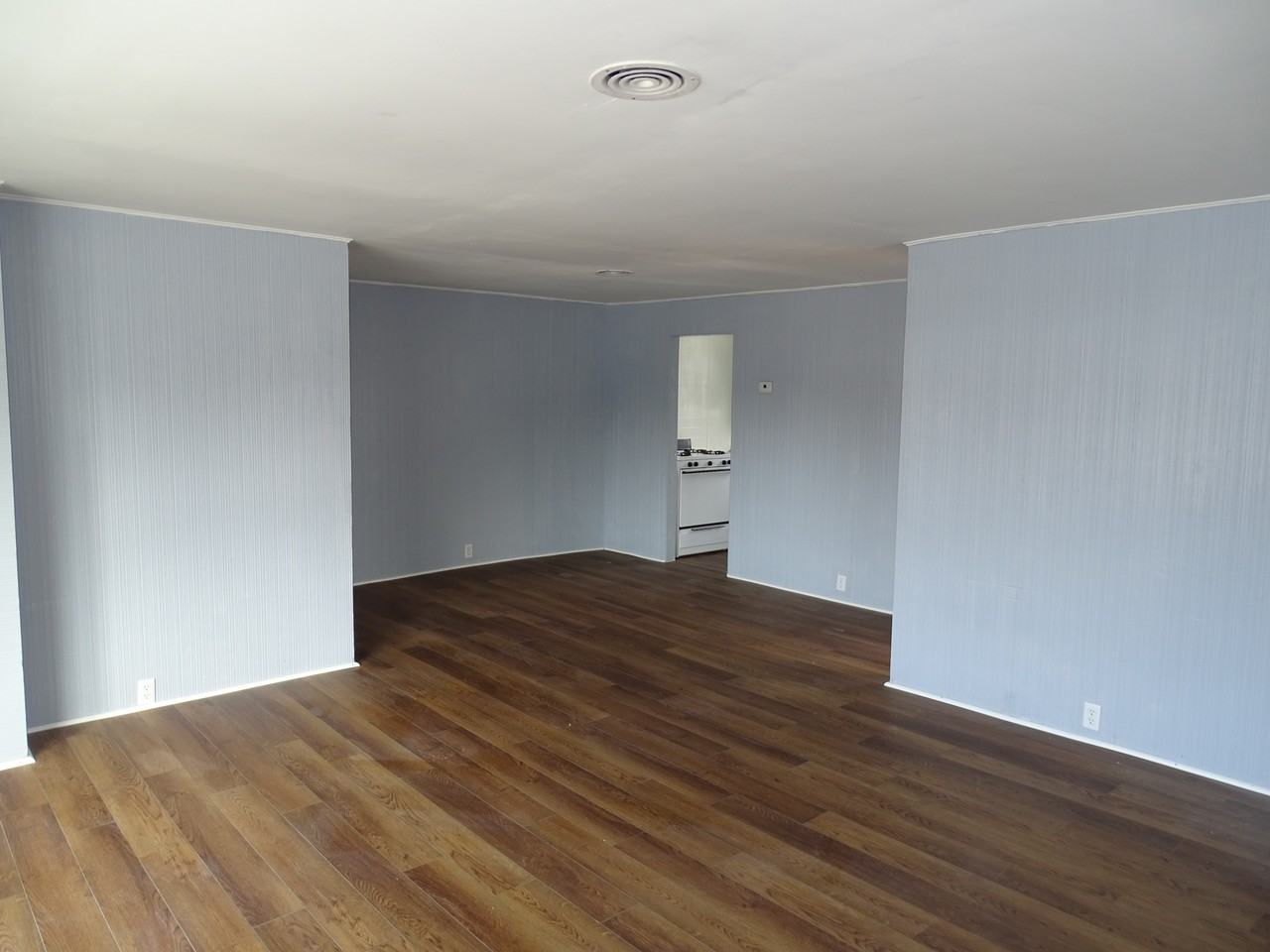 635 W Maumee St #2 - Photo 3 of 11