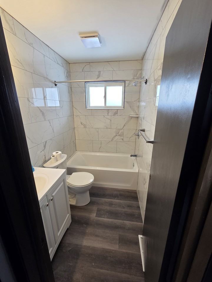 1144 Stratford St #1144 - Photo 2 of 7