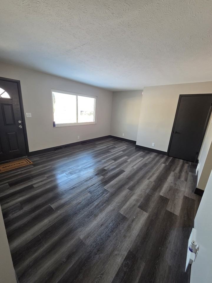 1144 Stratford St #1144 - Photo 3 of 7