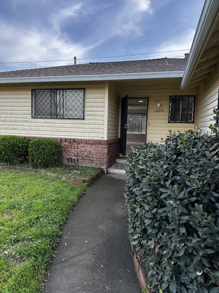 1600 60th Ave #NA - Photo 2 of 14