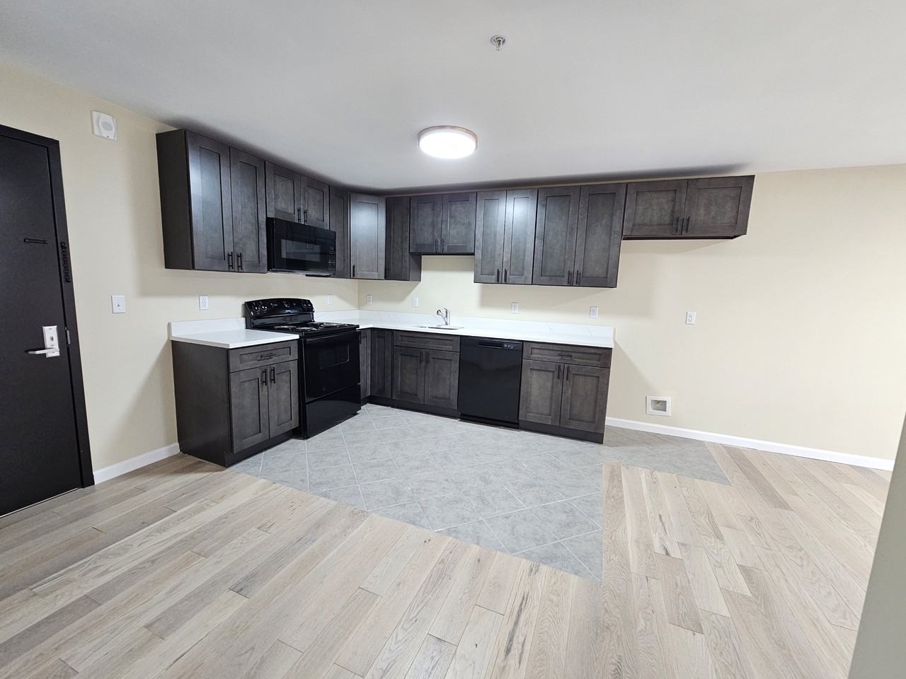 158 6th St #504 - Photo 5 of 13