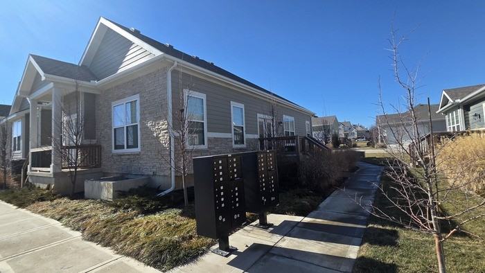 15824 Riley St - Photo 2 of 47