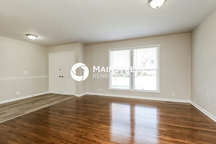 7925 Stallion Dr - Photo 3 of 16