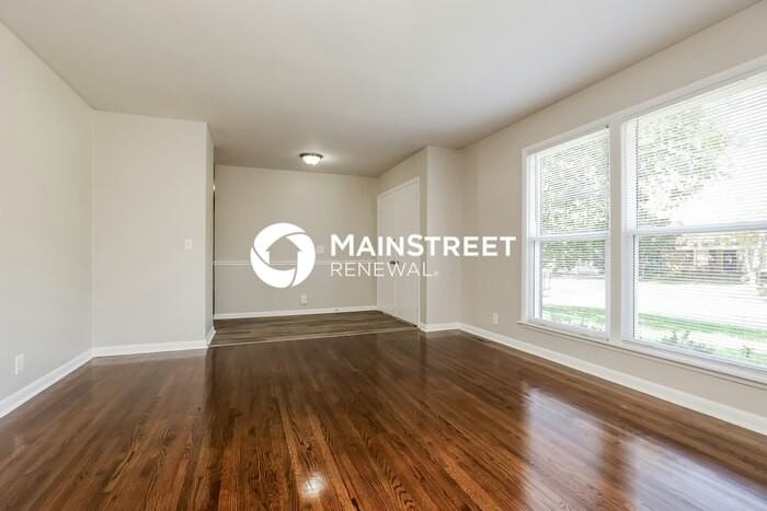 7925 Stallion Dr - Photo 4 of 16