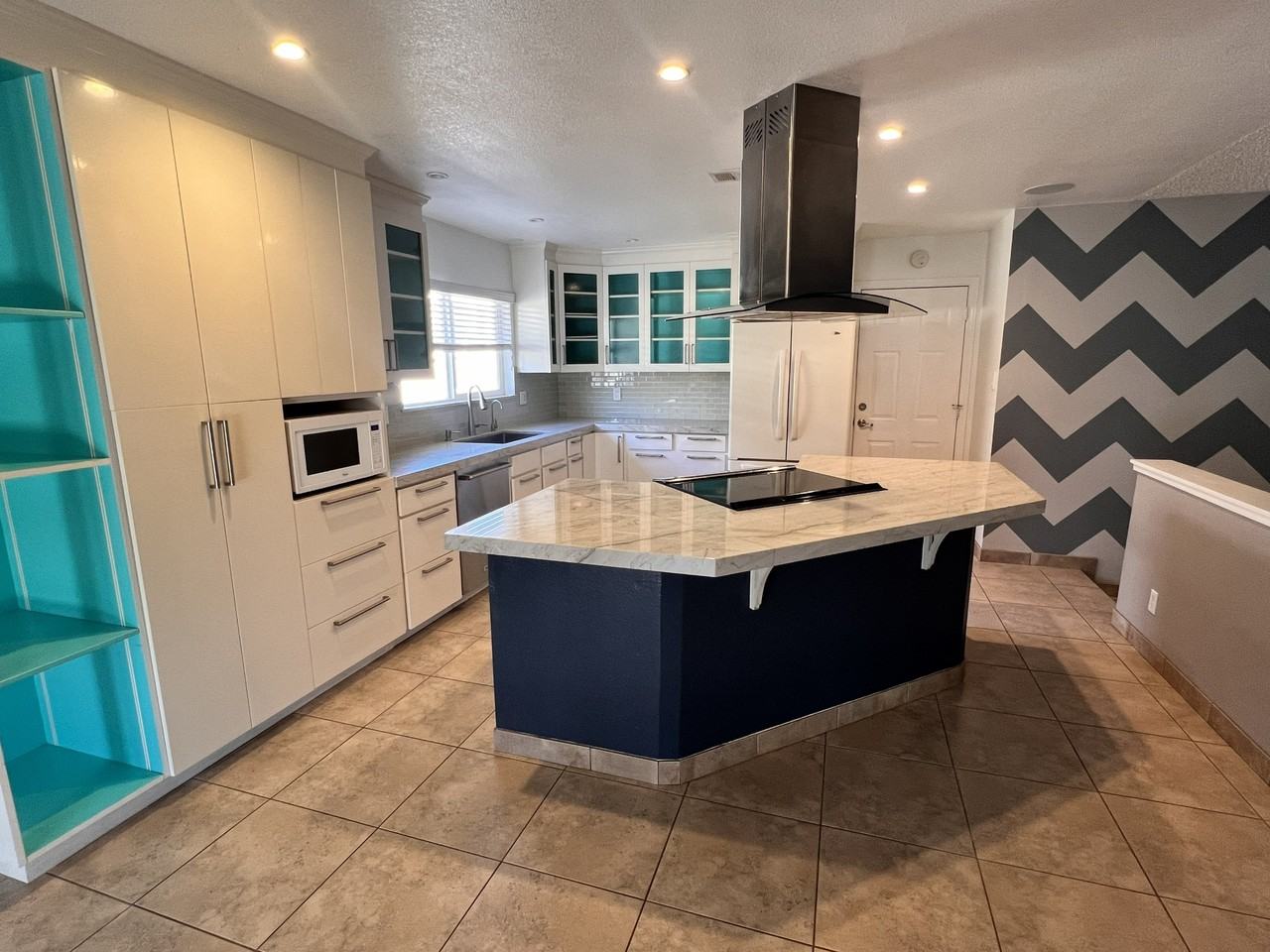 7505 Pinedale Ave #NA - Photo 3 of 27