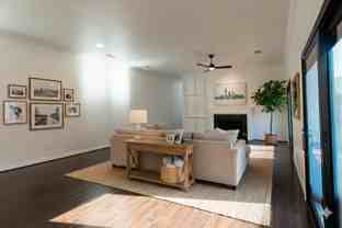 3522 N Versailles Ave #1 - Photo 1 of 1