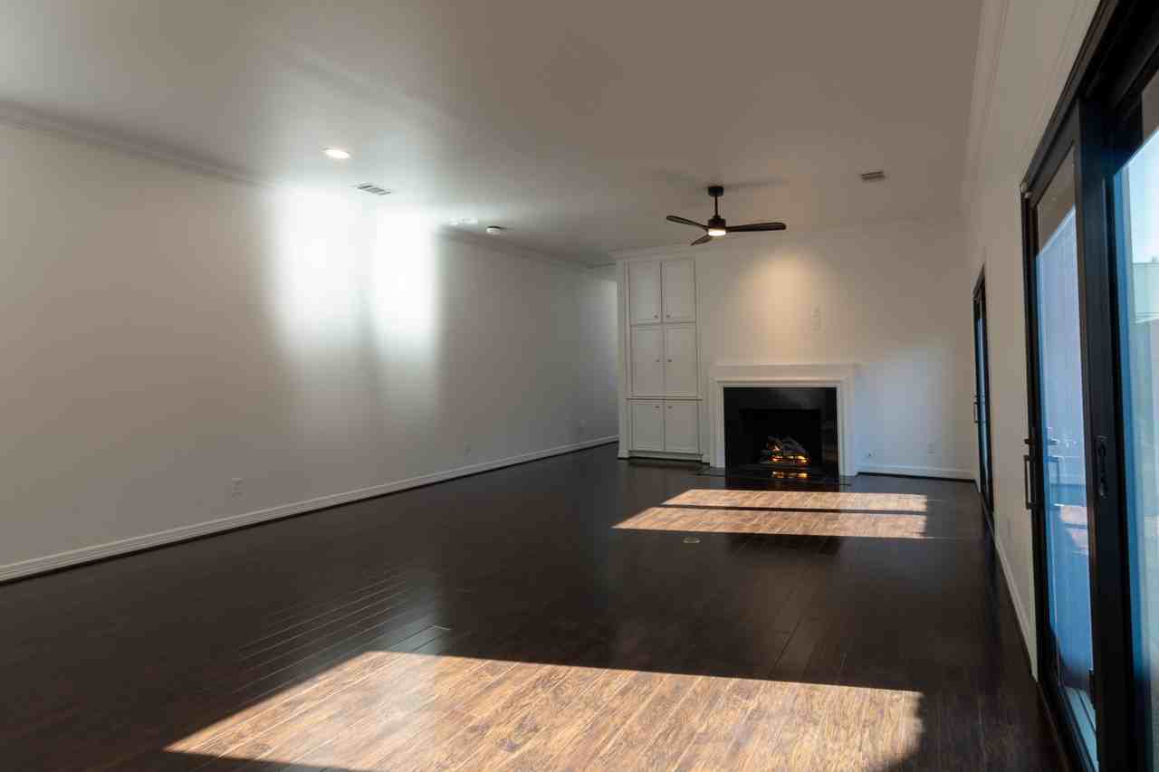 3522 N Versailles Ave #1 - Photo 2 of 25