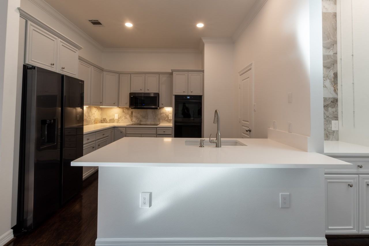 3522 N Versailles Ave #1 - Photo 4 of 25