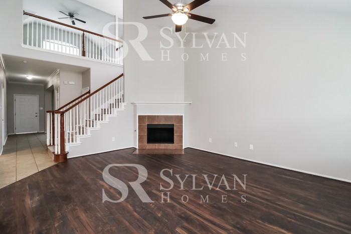 704 Boone Trl - Photo 4 of 16