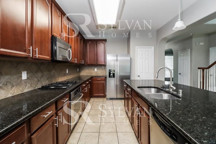 704 Boone Trl - Photo 6 of 16