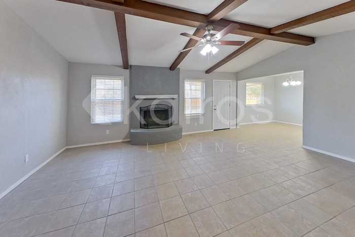 5212 S Milam St - Photo 4 of 21