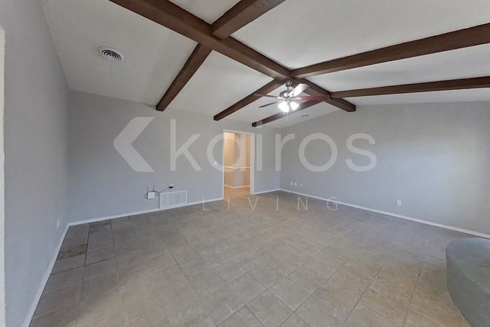 5212 S Milam St - Photo 6 of 21