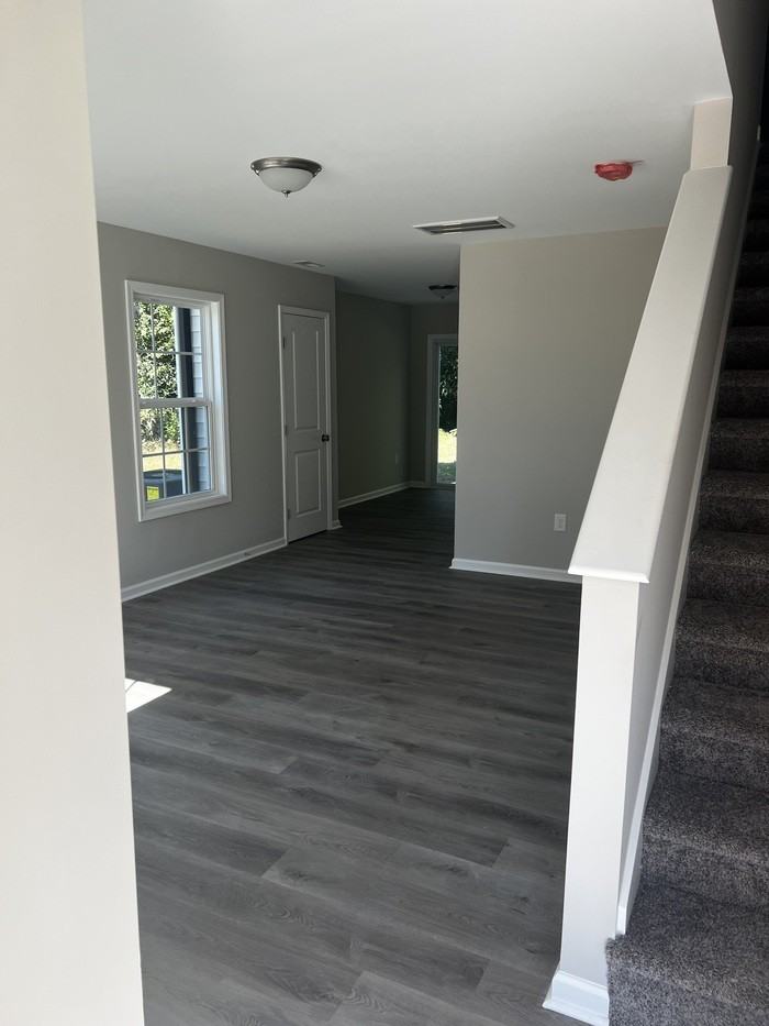 513 E Mills Dr - Photo 5 of 14