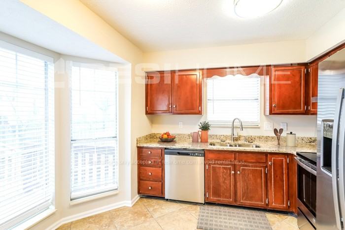 367 N Birchwood Dr - Photo 3 of 16