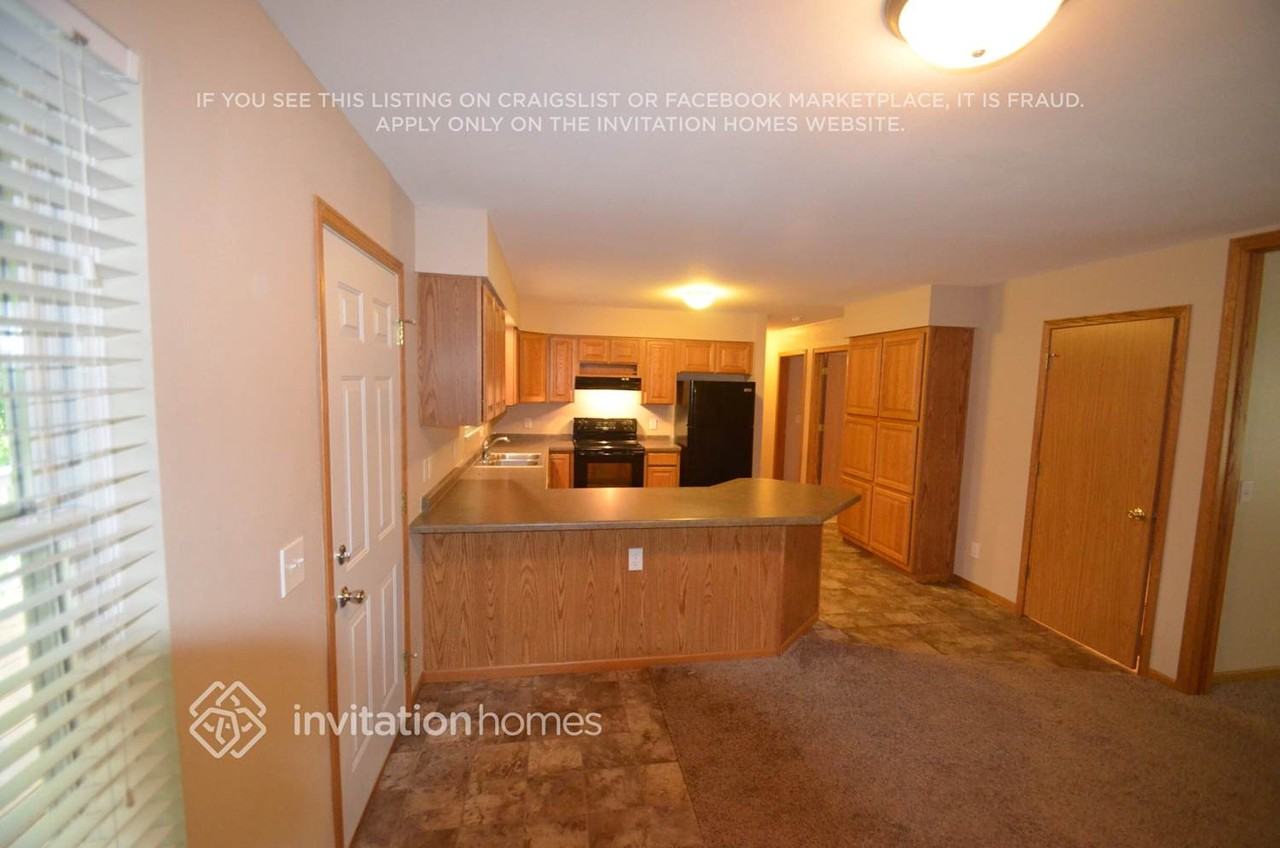 7215 Thomas Ave S - Photo 3 of 10