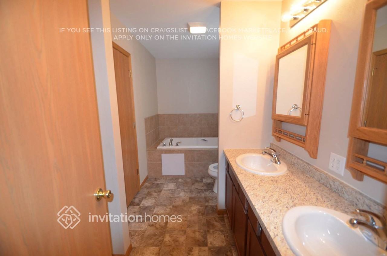 7215 Thomas Ave S - Photo 6 of 10