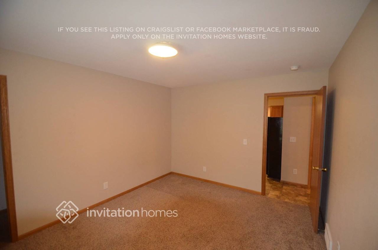 7215 Thomas Ave S - Photo 7 of 10