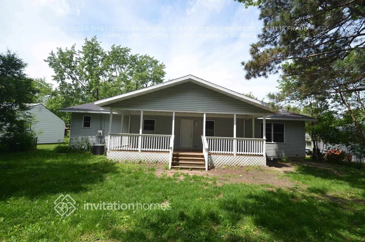 7215 Thomas Ave S - Photo 7 of 8