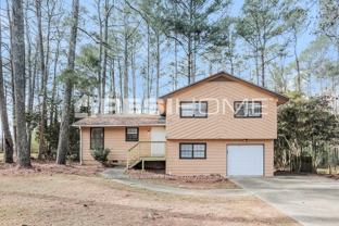 3943 Woodland Cir Se - Photo 1 of 1