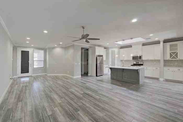 9704 Heritage Hills Pkwy - Photo 2 of 24