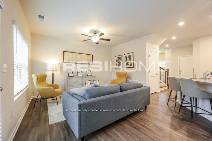 105 Georges Ln - Photo 7 of 17