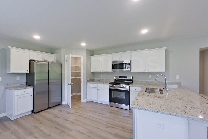 661 June St - Photo 7 of 21