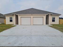 featured image of 1013 Escondido Ln E