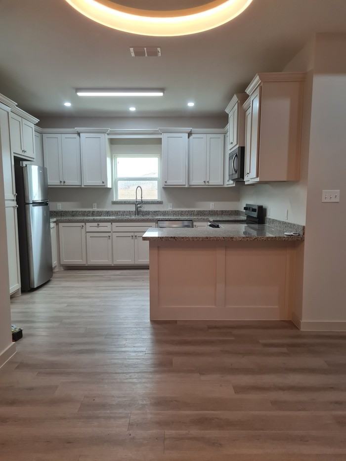 1013 Escondido Ln E - Photo 6 of 20