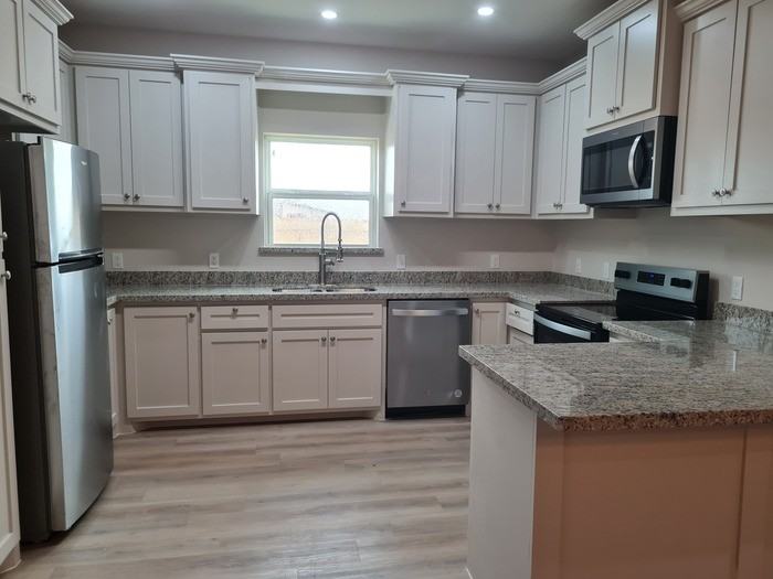 1013 Escondido Ln E - Photo 7 of 20