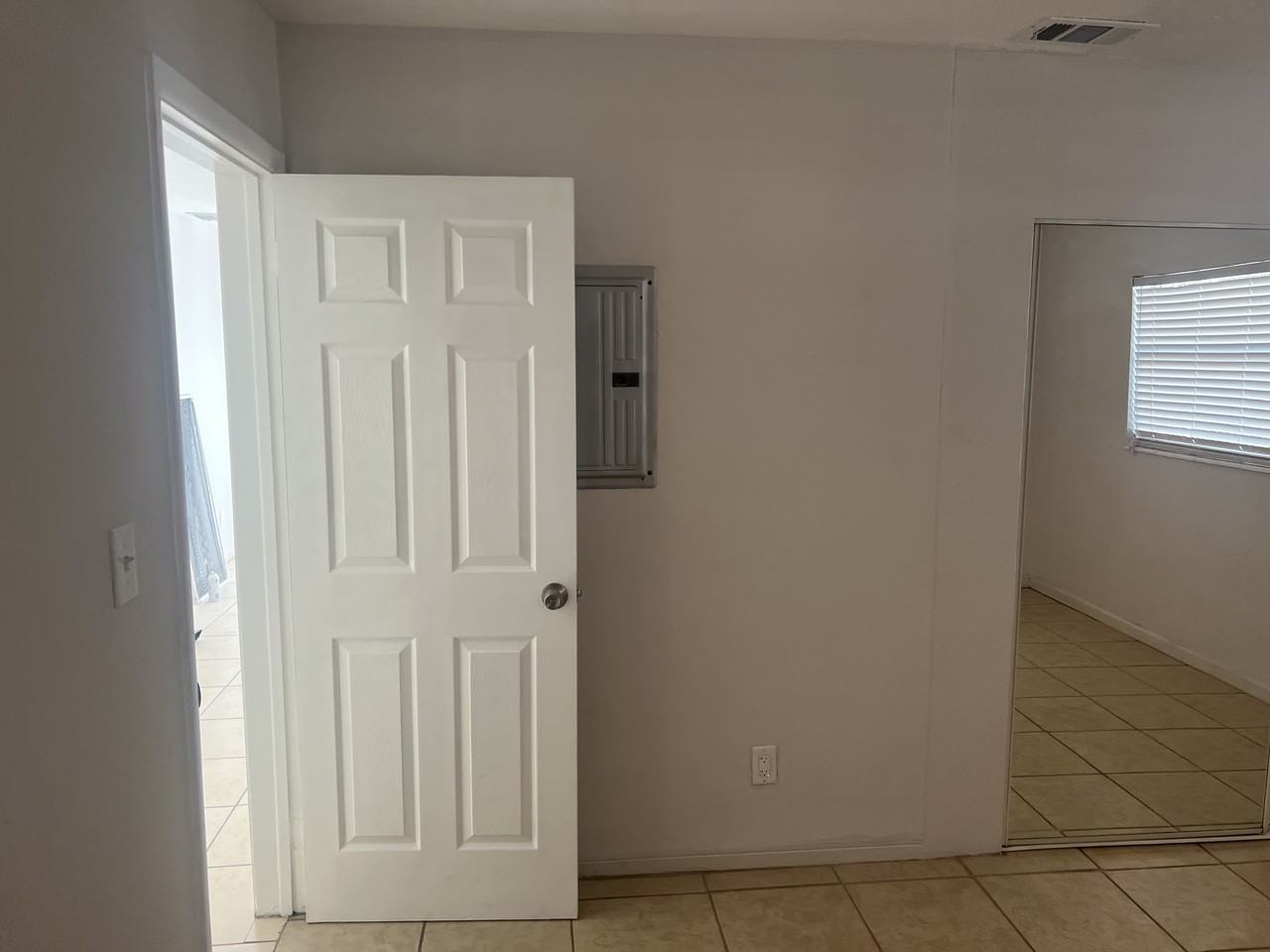 7101 Dartmouth Ave N #4 - Photo 4 of 9