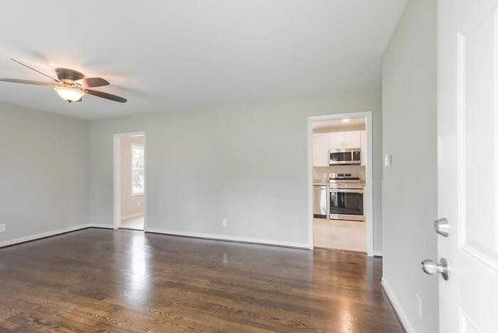 9114 Prestondale Ave - Photo 5 of 26