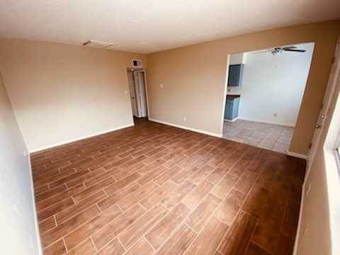 5711 E 26th St #E - Photo 3 of 10