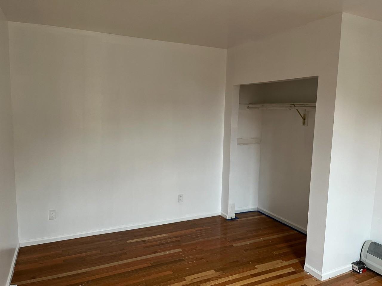 118 S Mount St - Photo 3 of 5