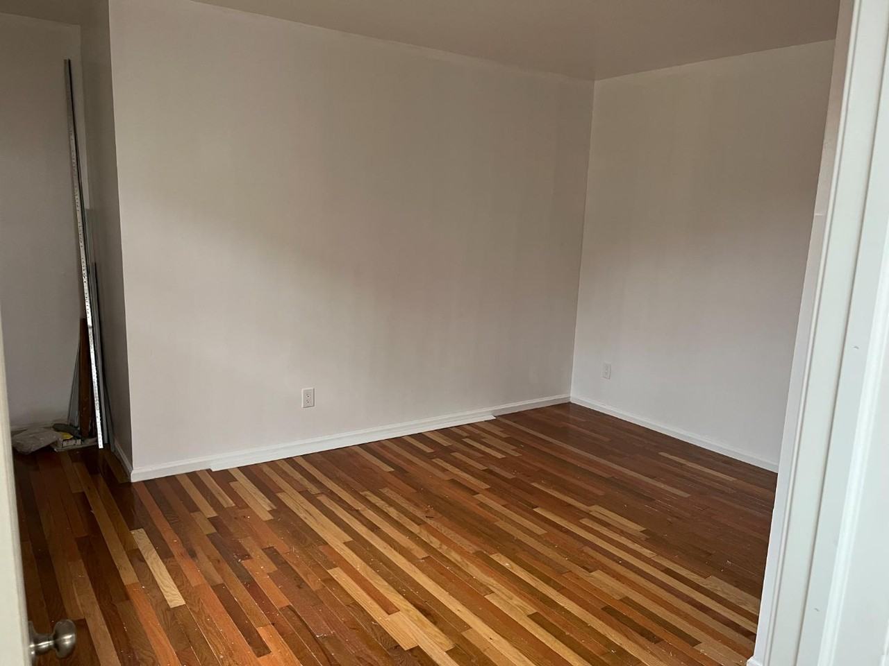 118 S Mount St - Photo 4 of 5