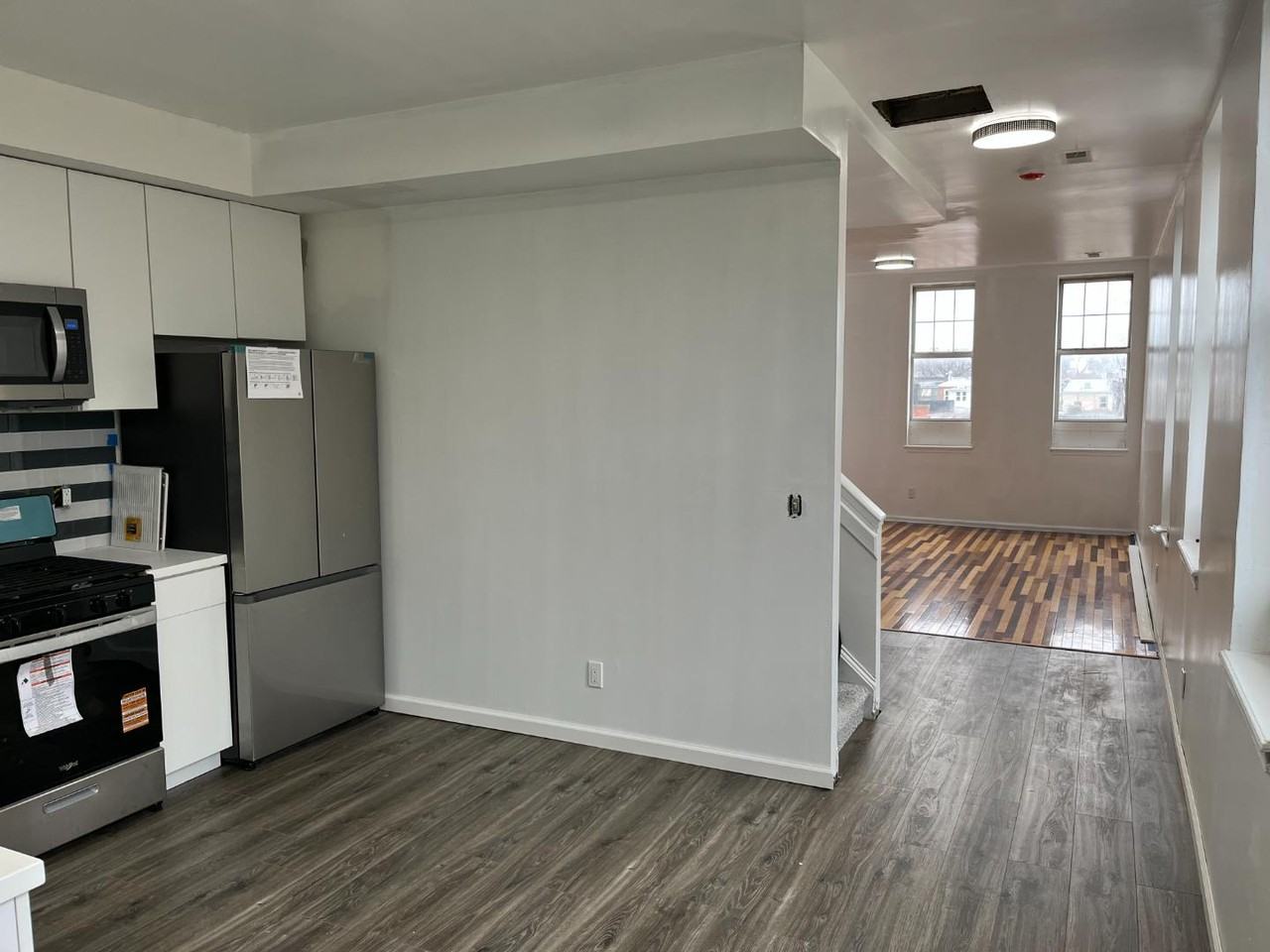 118 S Mount St - Photo 5 of 5