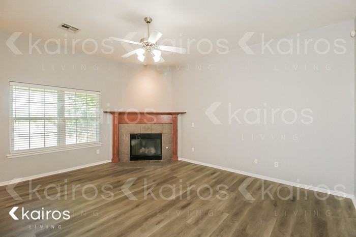 4416 Applegate Dr - Photo 2 of 17