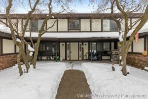 featured image of 6556 Bella Vista Dr Ne