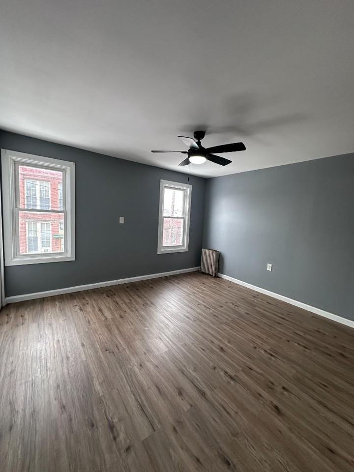 406-408 New Grove St - Photo 2 of 31