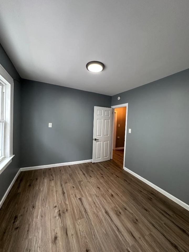 406-408 New Grove St - Photo 5 of 31