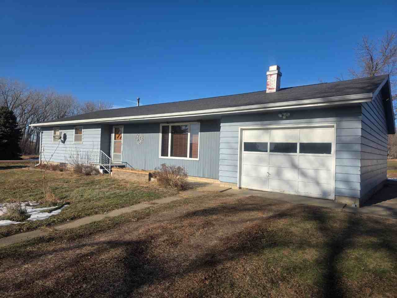 46258 312th St - Photo 3 of 11