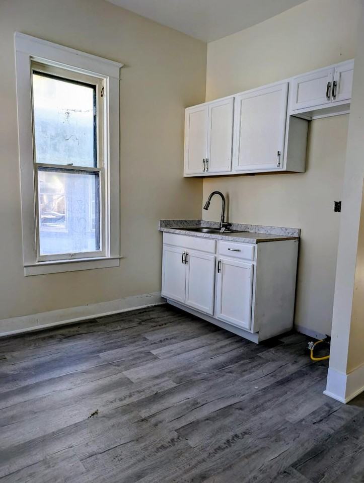 524 Pennsylvania Ave - Photo 4 of 7