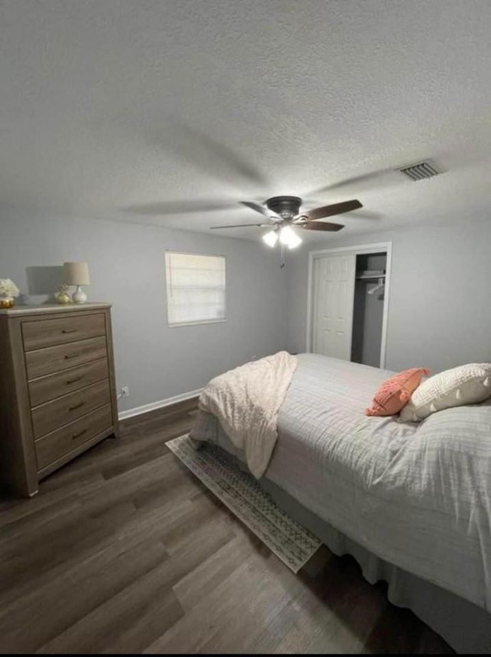 4911 Perrine Dr - Photo 2 of 2