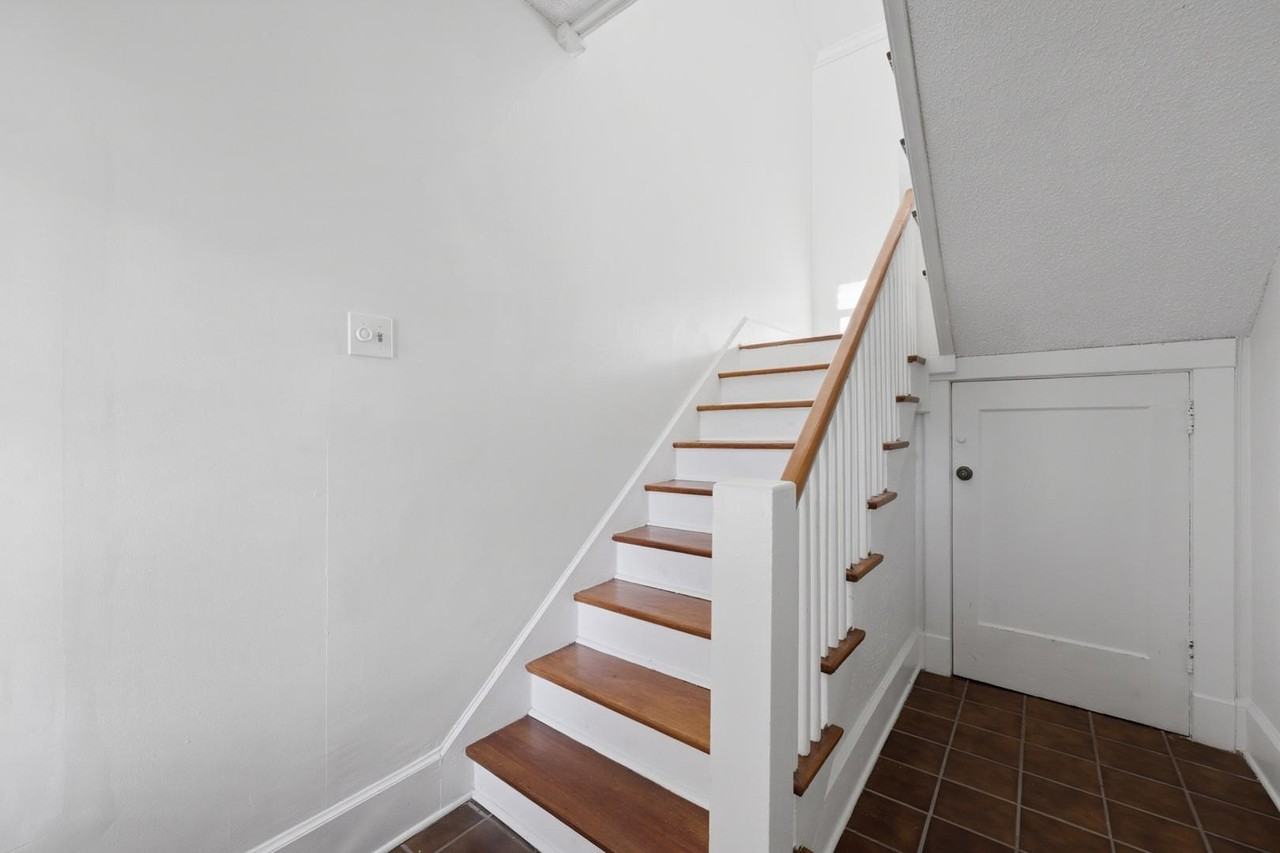 1625 Seminole Rd - Photo 6 of 12