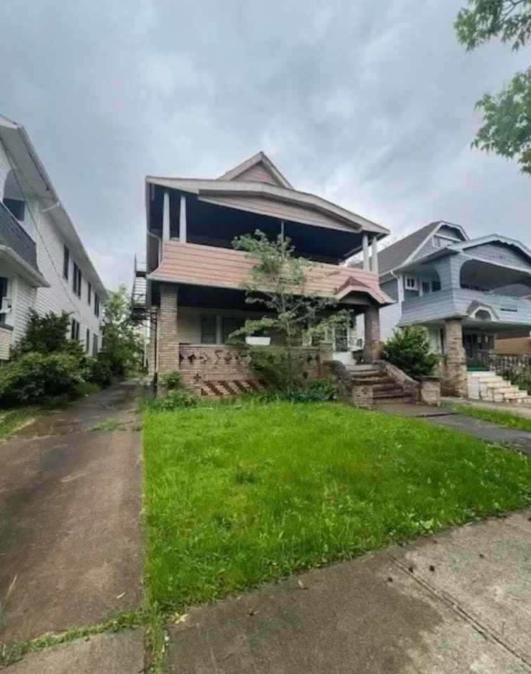 3661 E 151st St - Photo 2 of 10