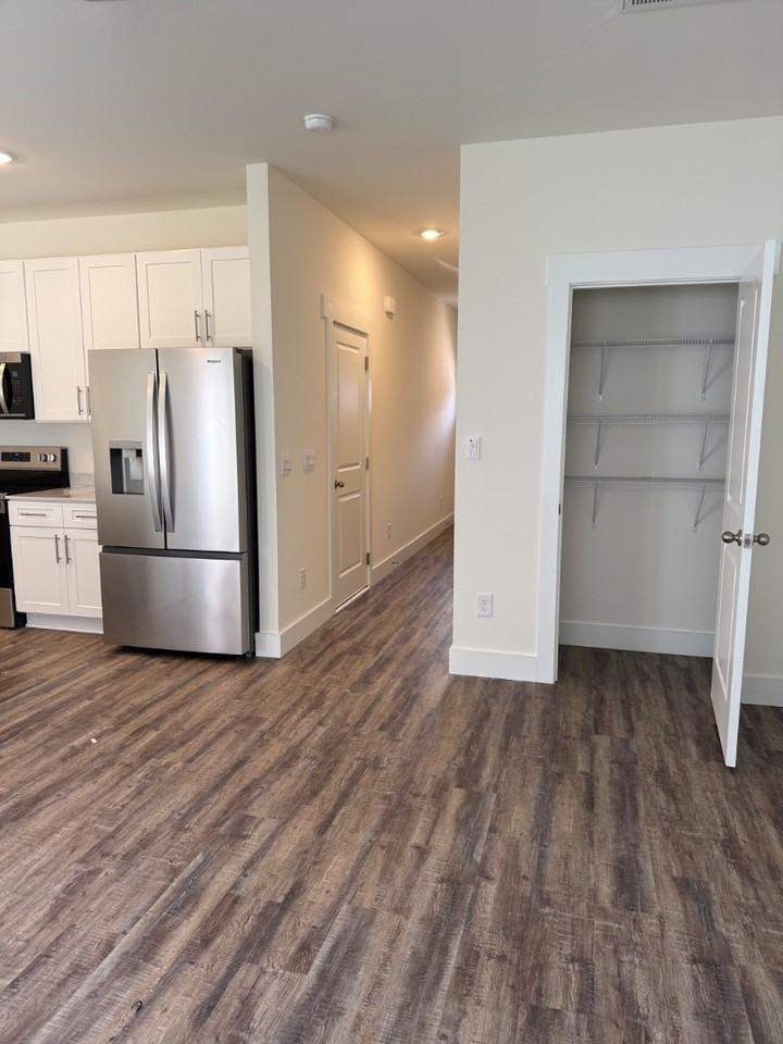 1129 Wenna Way - Photo 5 of 20