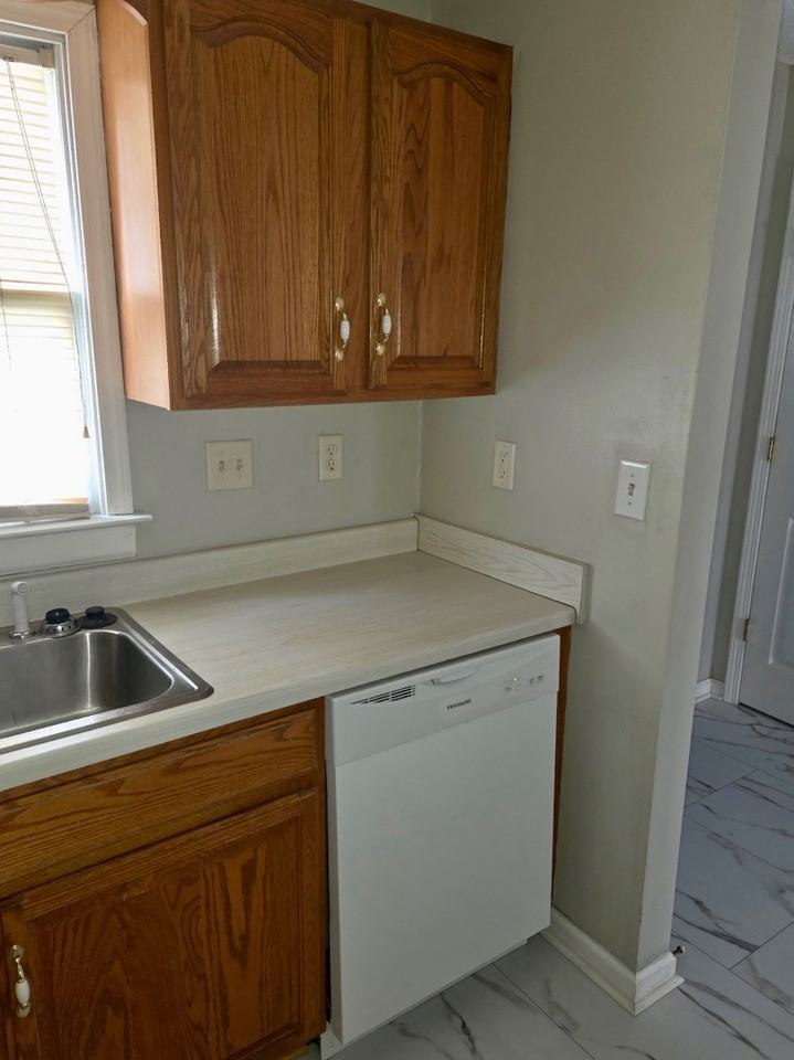 716 King Springs Rd - Photo 7 of 11