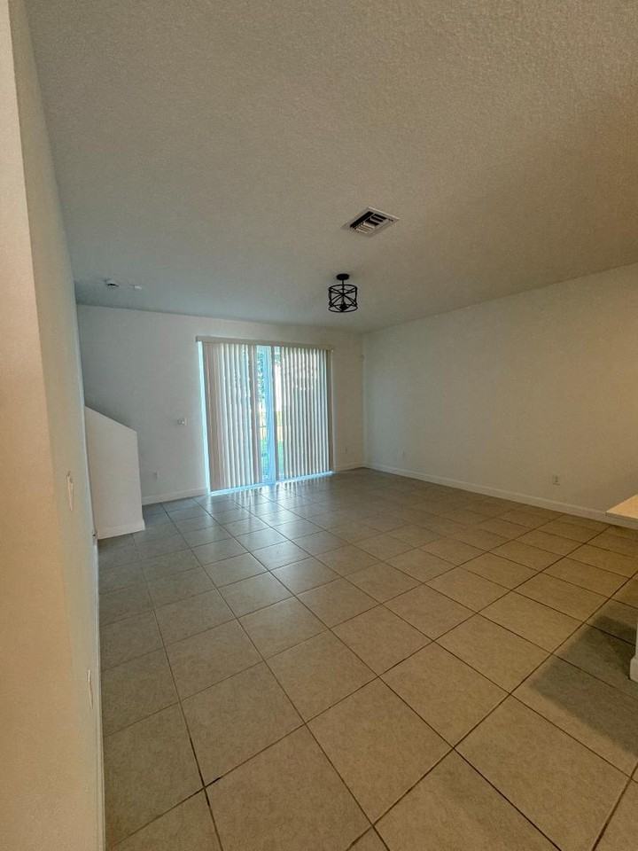 4641 Meyerson Pl - Photo 6 of 11