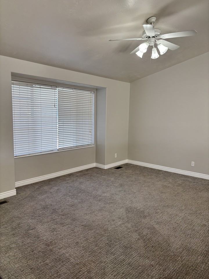 405 W 375 N #1 - Photo 3 of 25