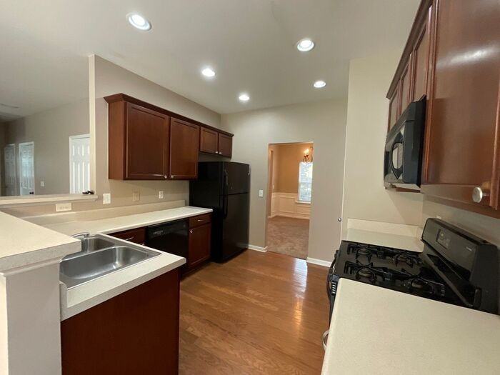 504 Quinn Dr - Photo 4 of 25