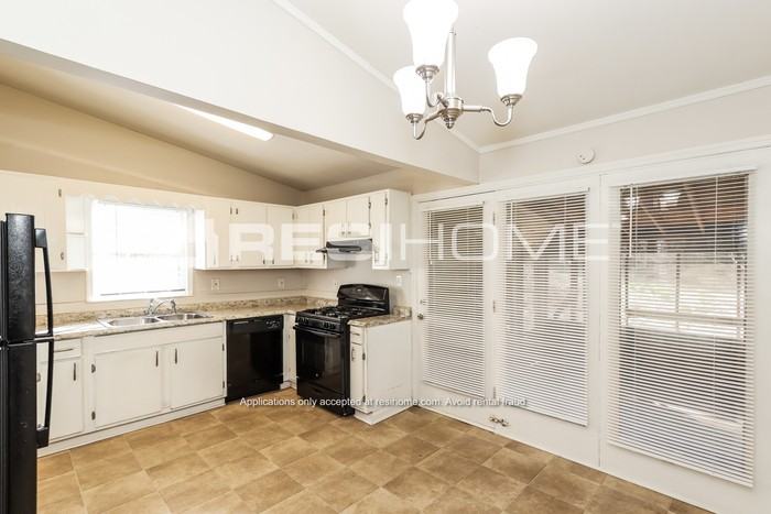 6839 Delta Dr - Photo 4 of 18